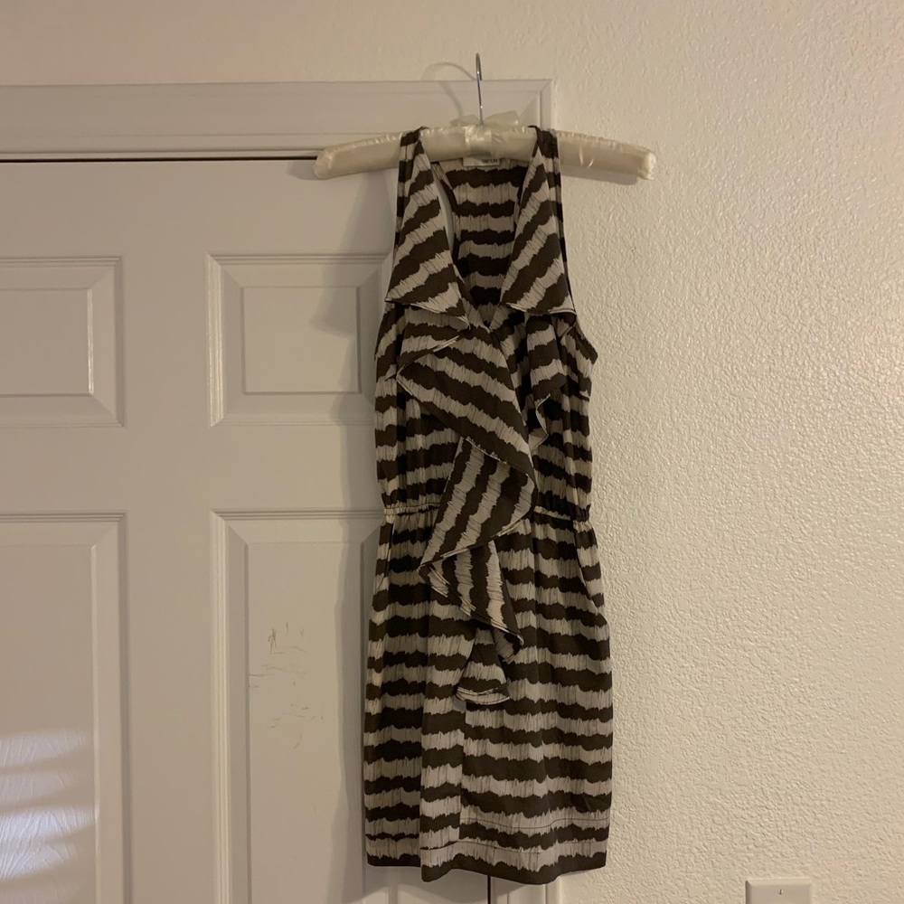 Gorgeous Greylin dress with pockets. Size S. Grey/cream